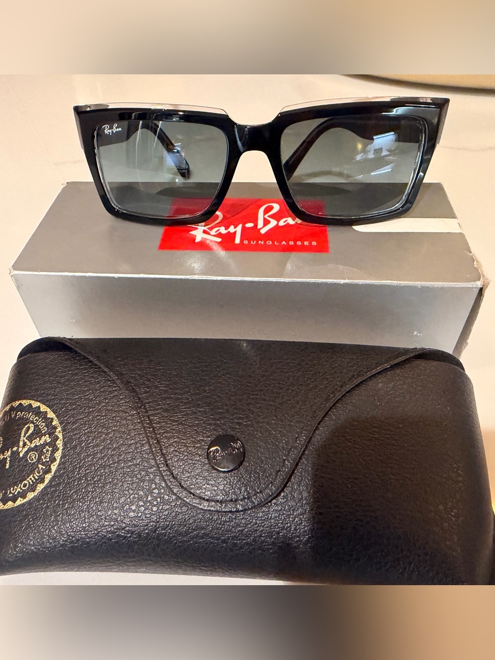 Ray-Ban Black Sunglasses (BLK) - Classic Style